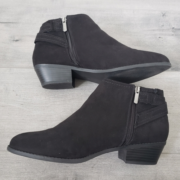 Torrid Women's Faux Suede Cut Out Ankle Bootie Size 10.5 Extra Wide Width WW - Picture 4 of 11